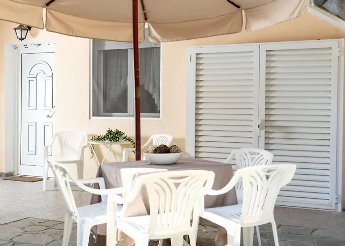 Lägenhet F & B Summer Collection -